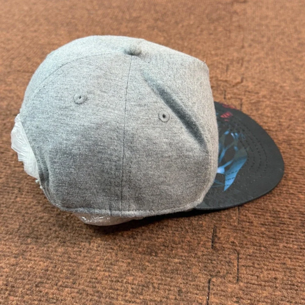 A+ DC Comics Batman Kids Snapback Hat Gray Heather Graphic Brim Baseball Cap